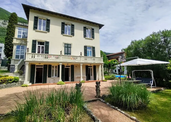 Costanza-3 By Interhome *